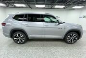2025 Volkswagen Atlas 2.0T SEL Premium R-Line Oshkosh WI