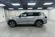 2025 Volkswagen Atlas 2.0T SEL Premium R-Line Oshkosh WI