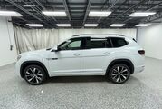 2025 Volkswagen Atlas 2.0T SEL Premium R-Line Oshkosh WI