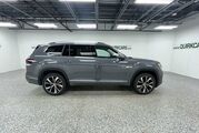 2025 Volkswagen Atlas 2.0T SEL Premium R-Line Oshkosh WI