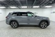 2025 Volkswagen Atlas 2.0T SEL Premium R-Line Oshkosh WI