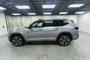 2025 Volkswagen Atlas 2.0T SEL Premium R-Line Oshkosh WI