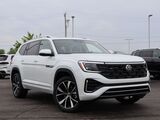 2025 Volkswagen Atlas 2.0T SEL Premium R-Line Oshkosh WI