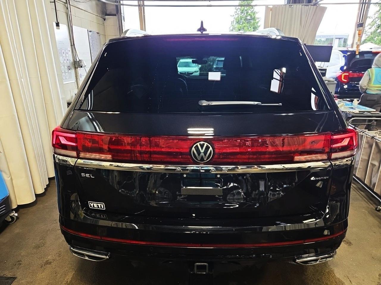 2025 Volkswagen Atlas 2.0T SEL Premium R-Line Panoramic Roof Ventilated Seats Portland OR