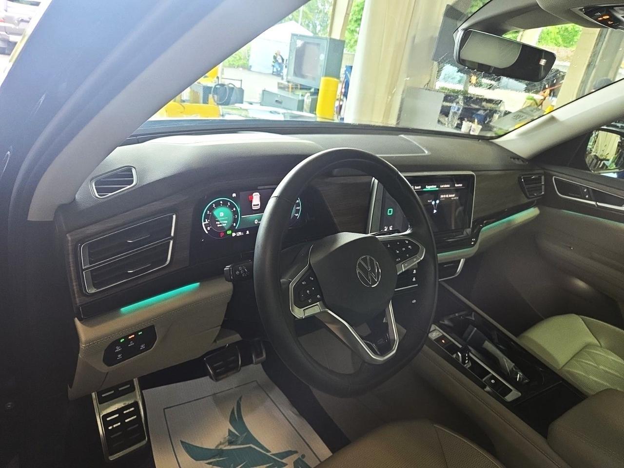 2025 Volkswagen Atlas 2.0T SEL Premium R-Line Panoramic Roof Ventilated Seats Portland OR