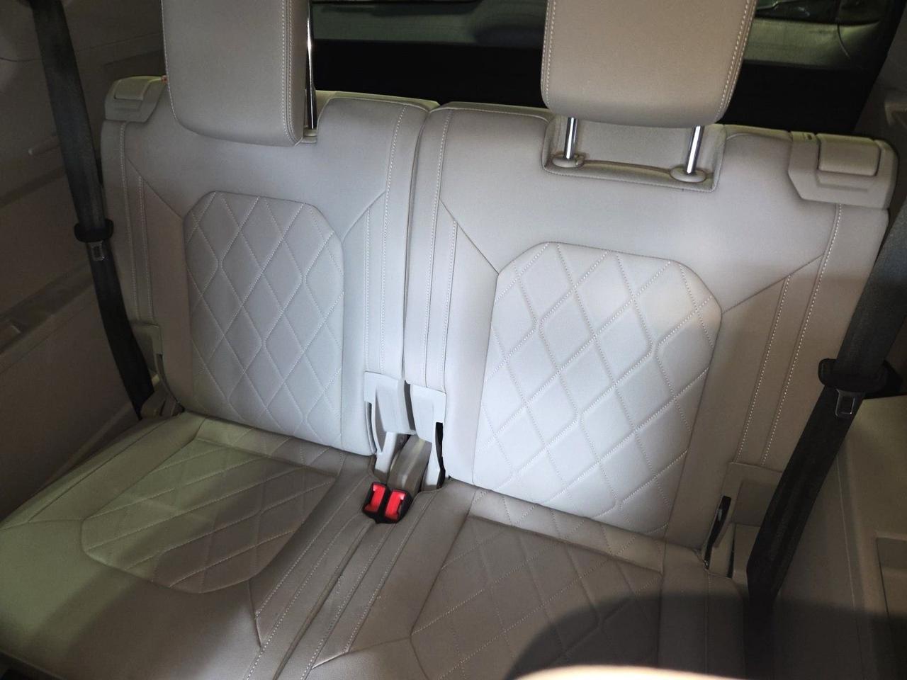 2025 Volkswagen Atlas 2.0T SEL Premium R-Line Panoramic Roof Ventilated Seats Portland OR