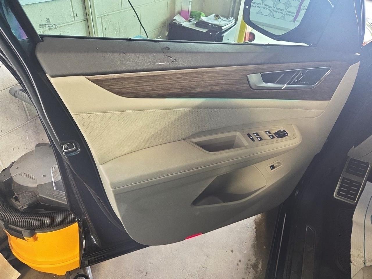 2025 Volkswagen Atlas 2.0T SEL Premium R-Line Panoramic Roof Ventilated Seats Portland OR