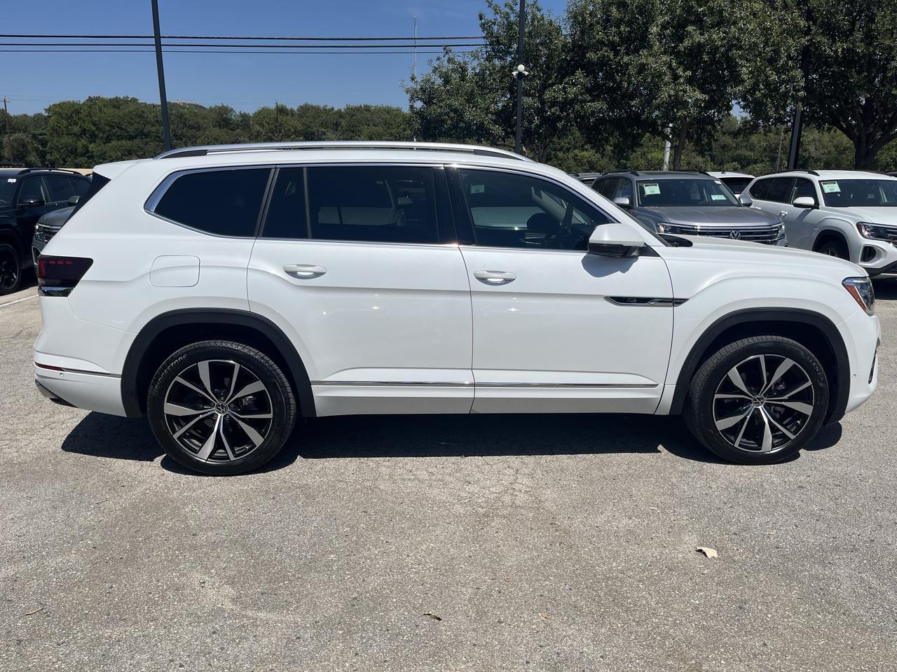 2025 Volkswagen Atlas 2.0T SEL Premium R-Line