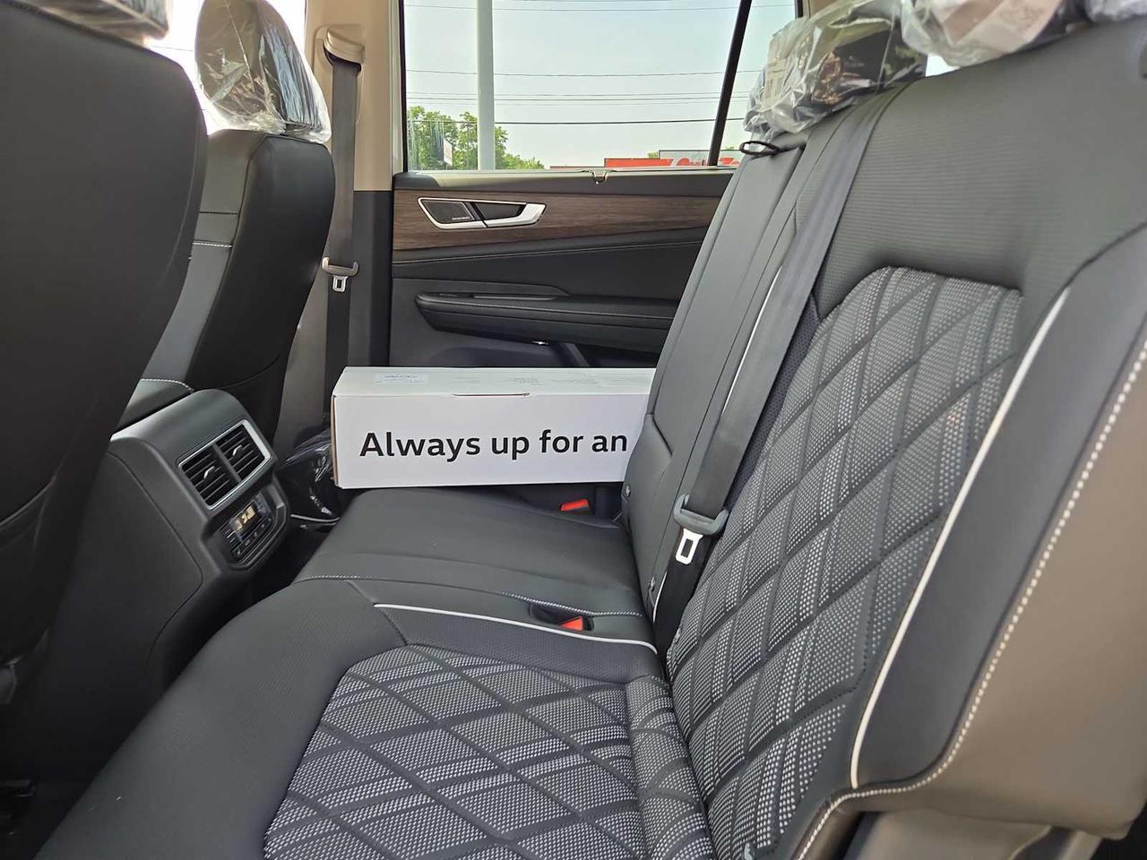 2025 Volkswagen Atlas 2.0T SEL Premium R-Line Medford MA