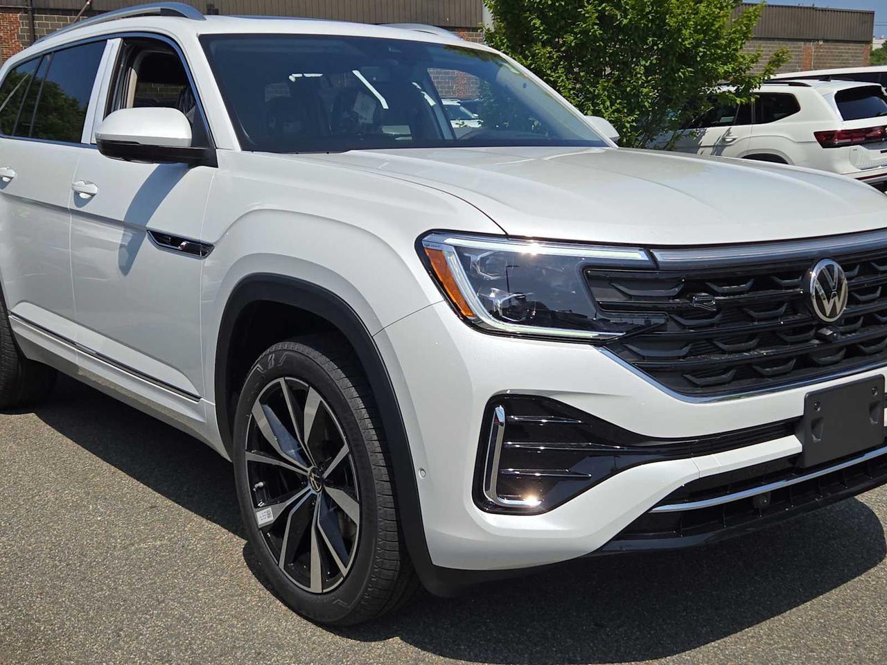 2025 Volkswagen Atlas 2.0T SEL Premium R-Line Medford MA