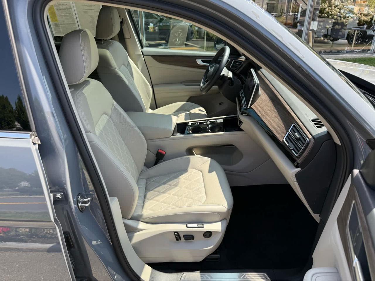 2025 Volkswagen Atlas 2.0T SEL Premium R-Line Wellesley MA