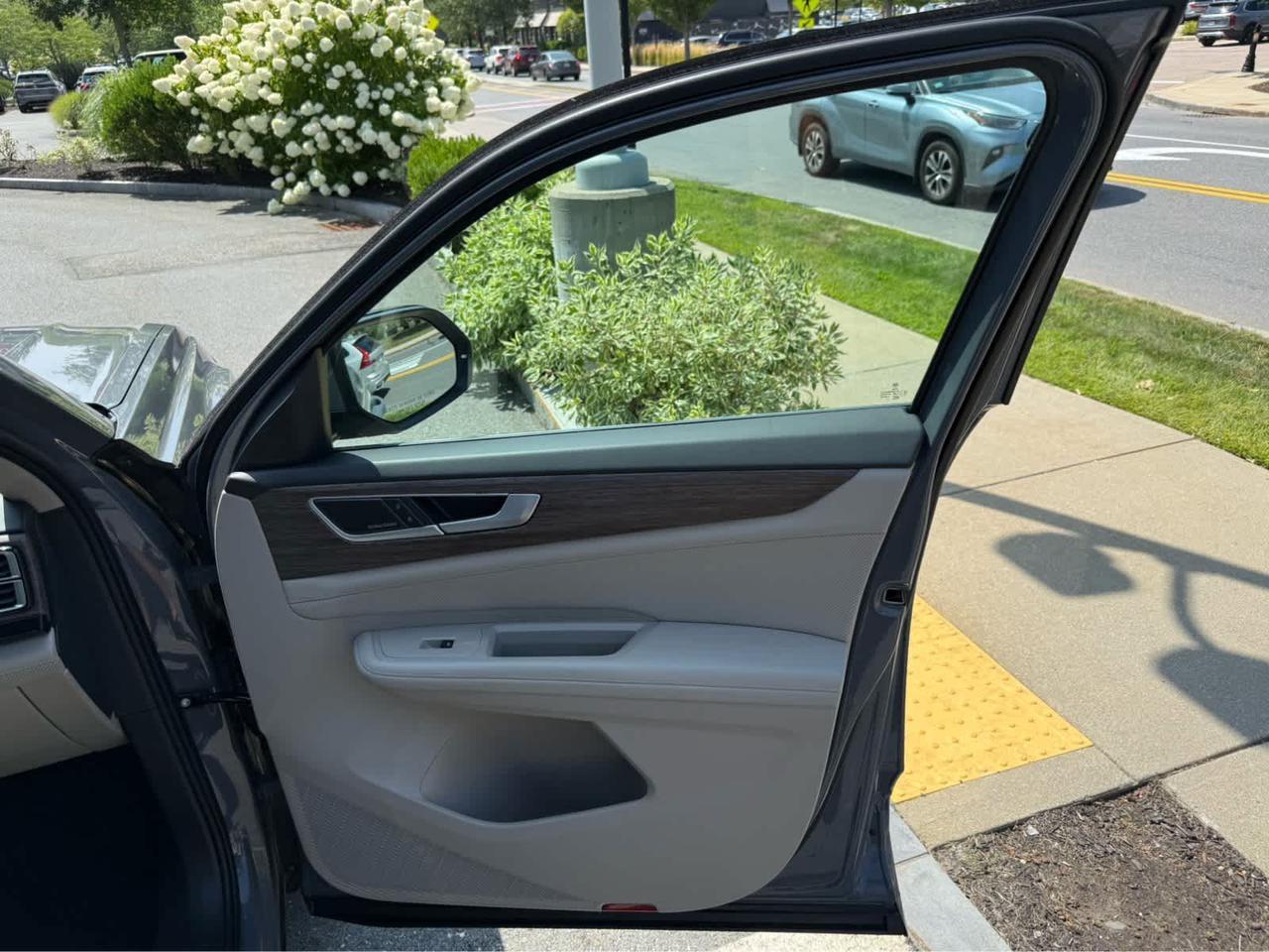 2025 Volkswagen Atlas 2.0T SEL Premium R-Line Wellesley MA