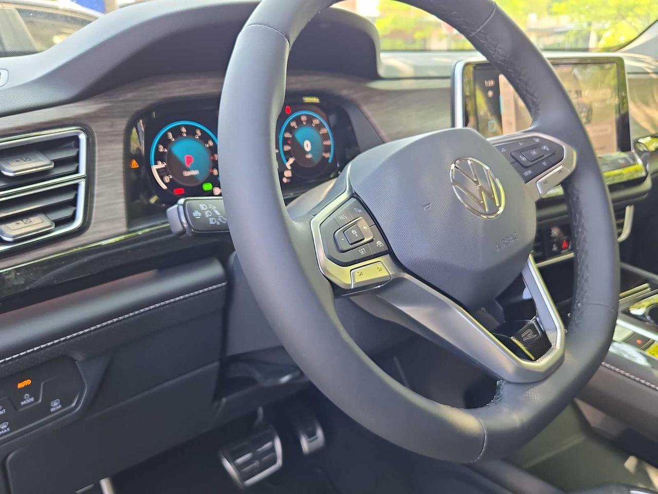 2025 Volkswagen Atlas 2.0T SEL Premium R-Line Wellesley MA