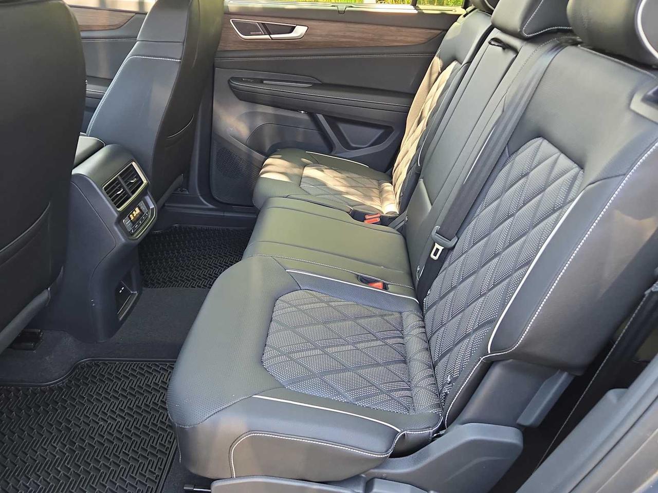 2025 Volkswagen Atlas 2.0T SEL Premium R-Line Wellesley MA