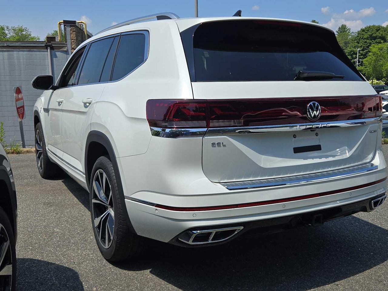 2025 Volkswagen Atlas 2.0T SEL Premium R-Line Wellesley MA