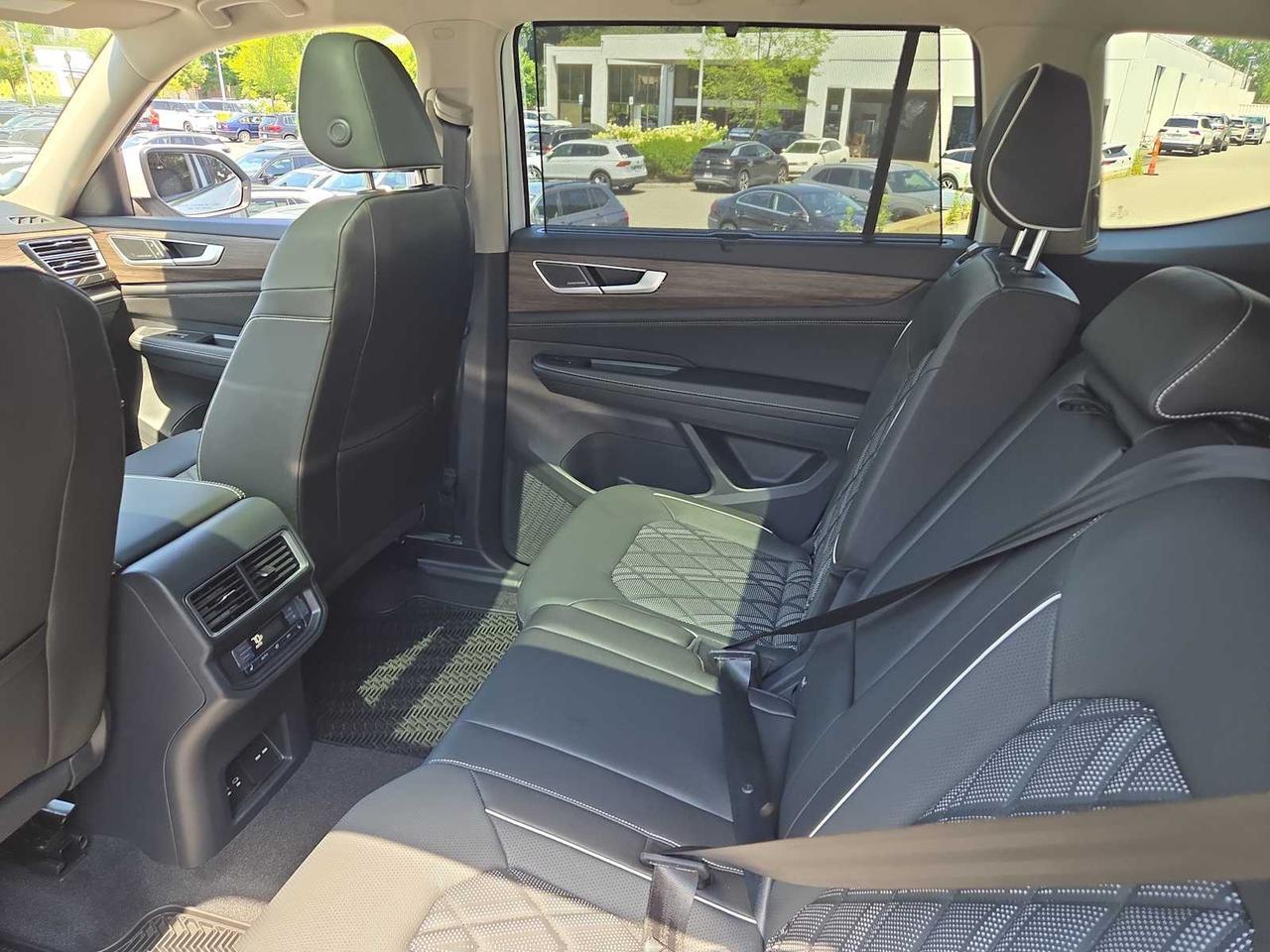 2025 Volkswagen Atlas 2.0T SEL Premium R-Line Wellesley MA