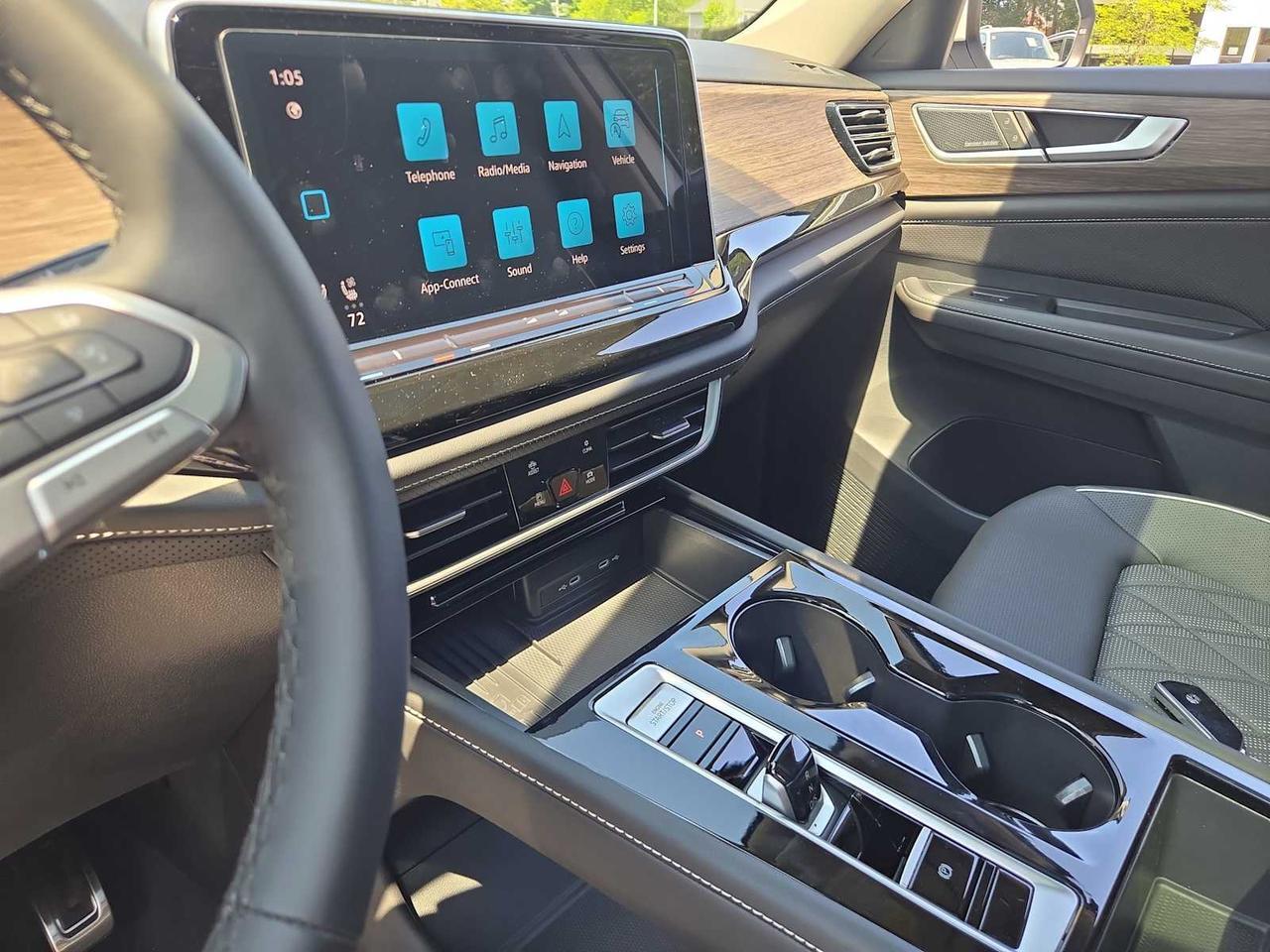 2025 Volkswagen Atlas 2.0T SEL Premium R-Line Wellesley MA