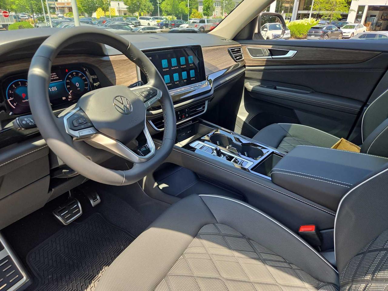 2025 Volkswagen Atlas 2.0T SEL Premium R-Line Wellesley MA