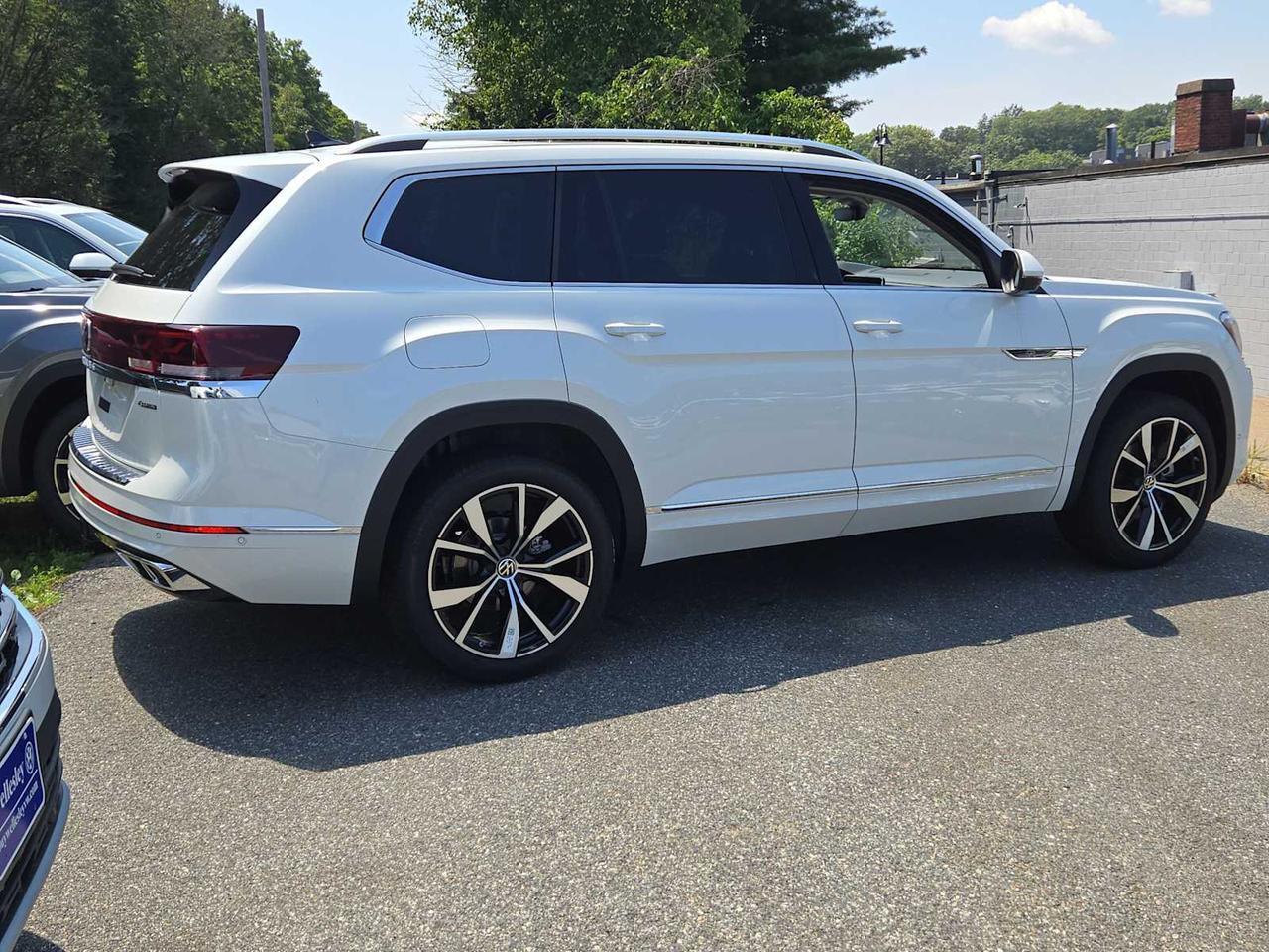 2025 Volkswagen Atlas 2.0T SEL Premium R-Line Wellesley MA