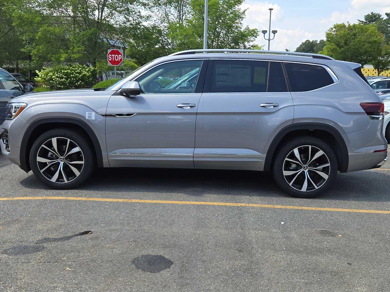 2025 Volkswagen Atlas 2.0T SEL Premium R-Line Wellesley MA