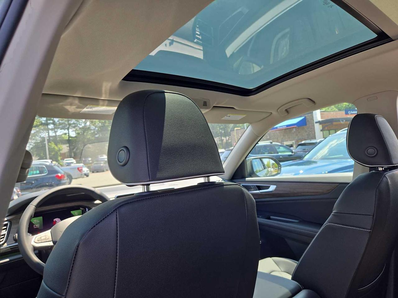 2025 Volkswagen Atlas 2.0T SEL Premium R-Line Wellesley MA