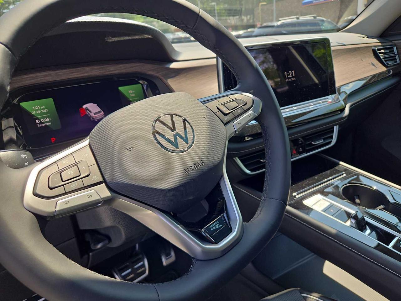 2025 Volkswagen Atlas 2.0T SEL Premium R-Line Wellesley MA