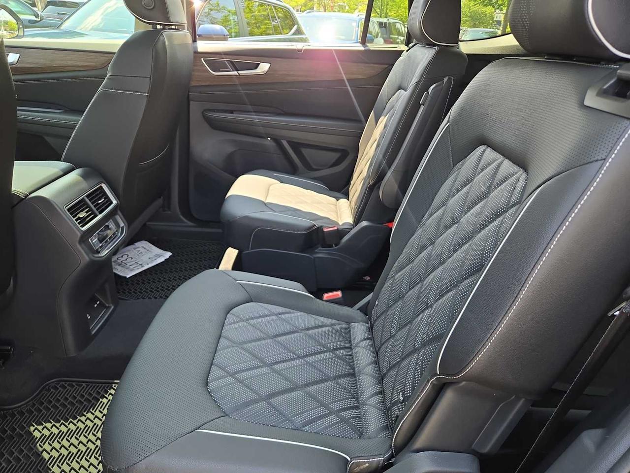 2025 Volkswagen Atlas 2.0T SEL Premium R-Line Wellesley MA