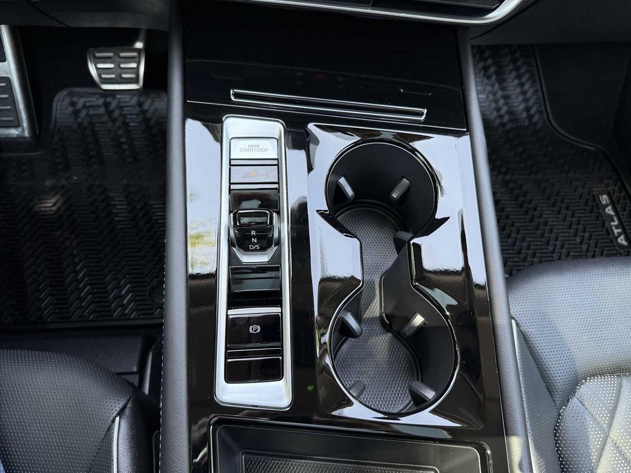 2025 Volkswagen Atlas 2.0T SEL Premium R-Line Westborough MA