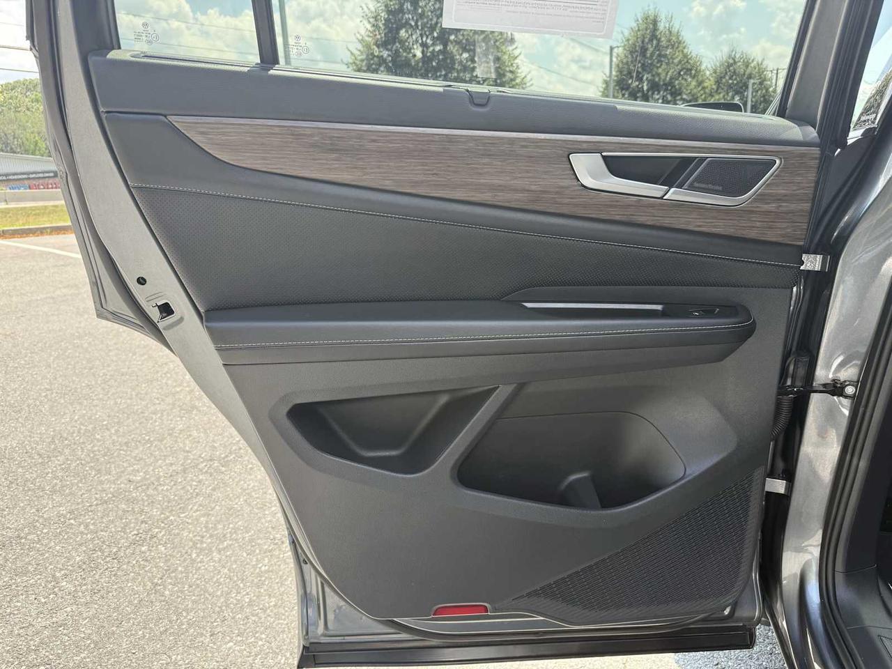 2025 Volkswagen Atlas 2.0T SEL Premium R-Line Westborough MA