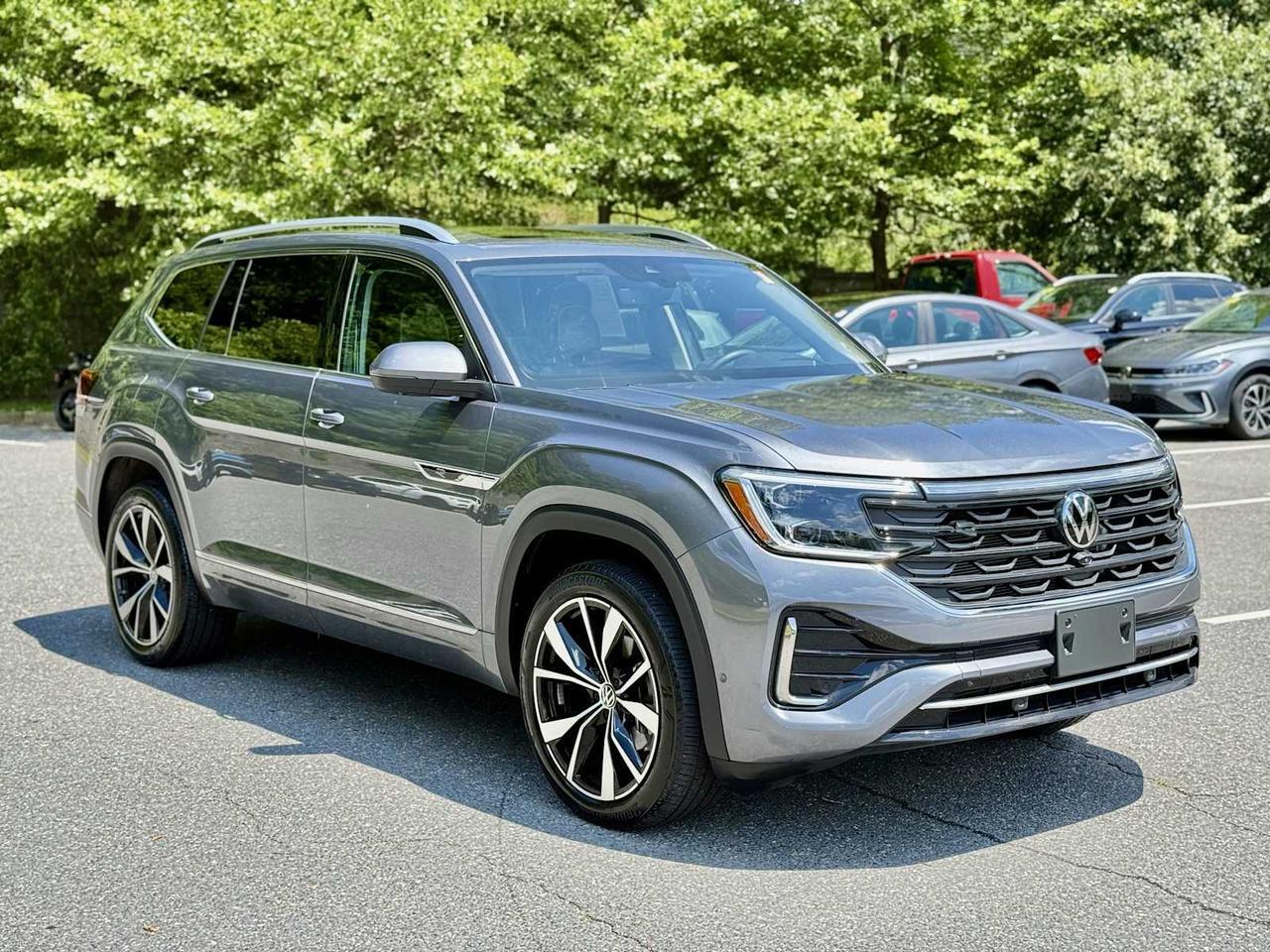 2025 Volkswagen Atlas 2.0T SEL Premium R-Line Westborough MA