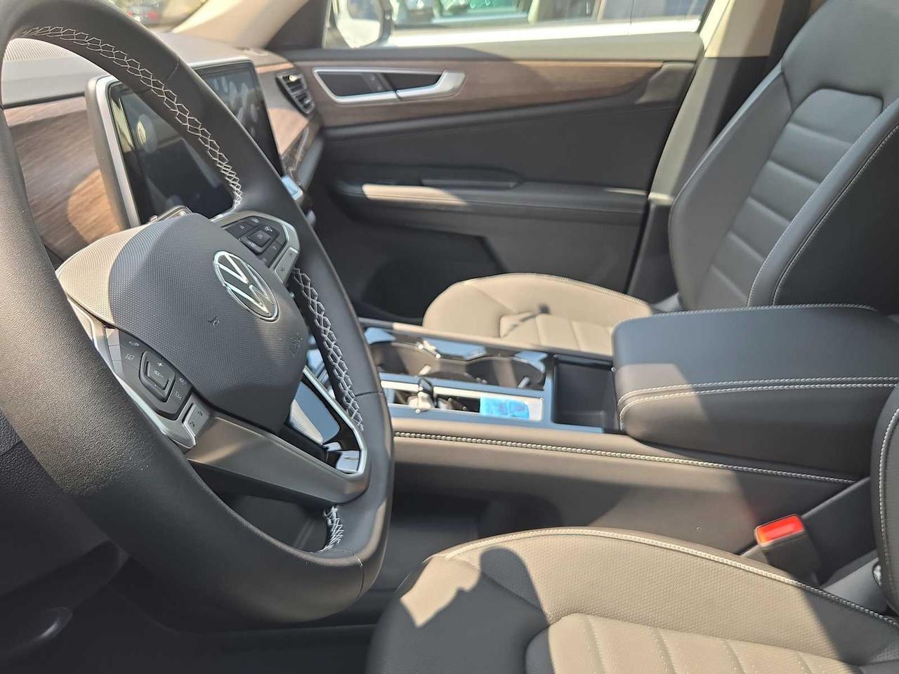 2025 Volkswagen Atlas 2.0T SEL Wellesley MA