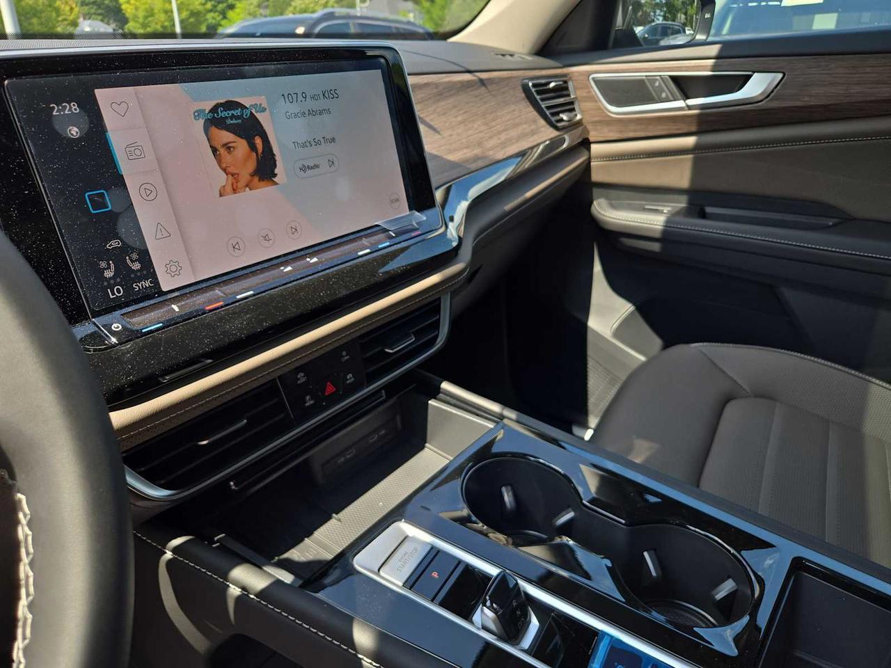 2025 Volkswagen Atlas 2.0T SEL Wellesley MA