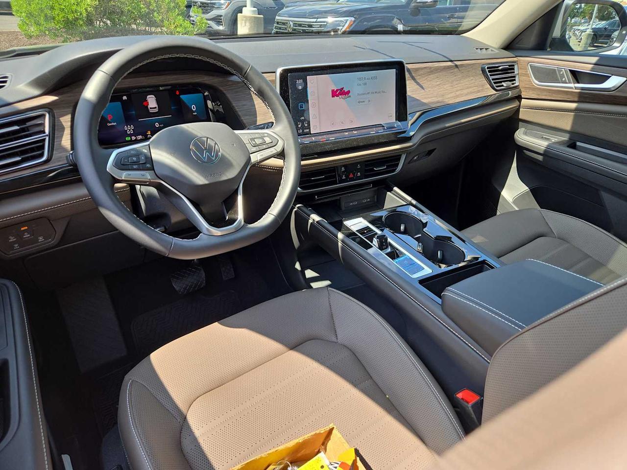 2025 Volkswagen Atlas 2.0T SEL Wellesley MA