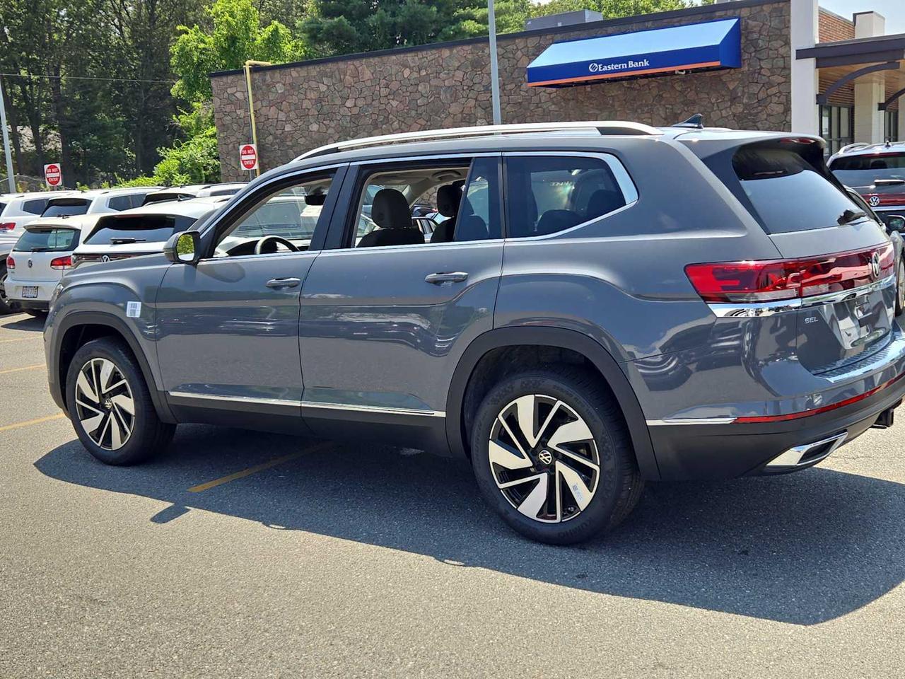 2025 Volkswagen Atlas 2.0T SEL Wellesley MA