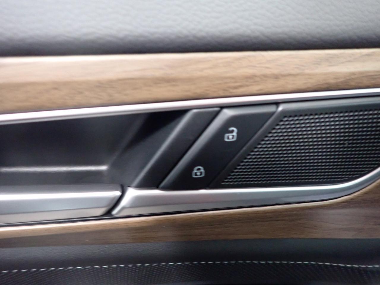 2025 Volkswagen Atlas Comfortline 4WD LEATHER Listowel ON