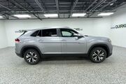 2025 Volkswagen Atlas Cross Sport 2.0T SE Oshkosh WI