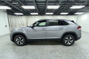 2025 Volkswagen Atlas Cross Sport 2.0T SE Oshkosh WI