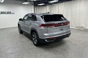 2025 Volkswagen Atlas Cross Sport 2.0T SE Oshkosh WI