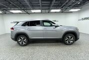 2025 Volkswagen Atlas Cross Sport 2.0T SE Oshkosh WI