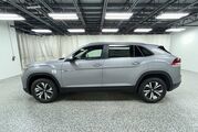 2025 Volkswagen Atlas Cross Sport 2.0T SE Oshkosh WI