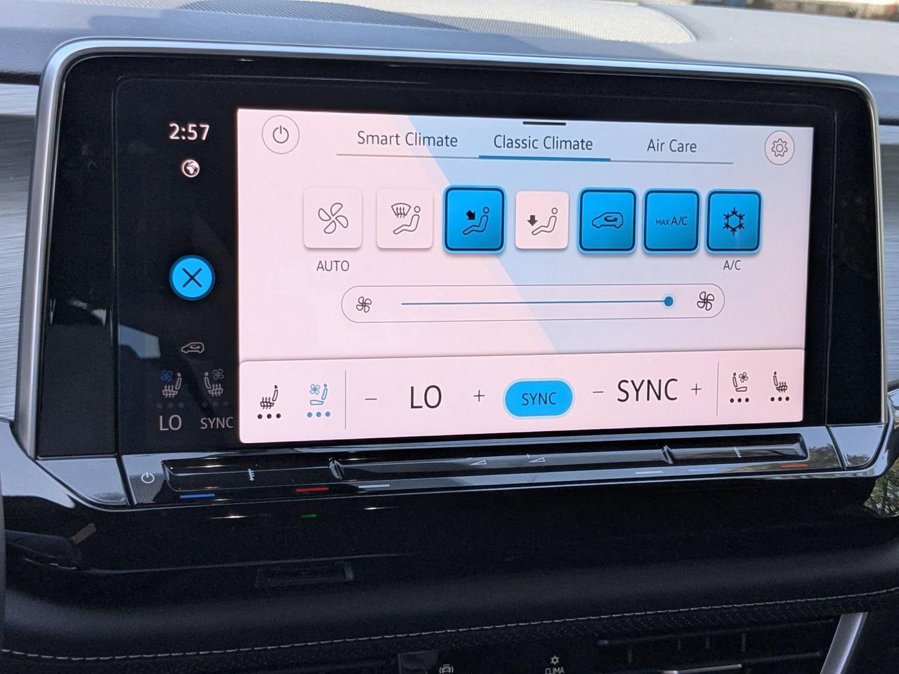 2025 Volkswagen Atlas Cross Sport 2.0T SE San Antonio TX