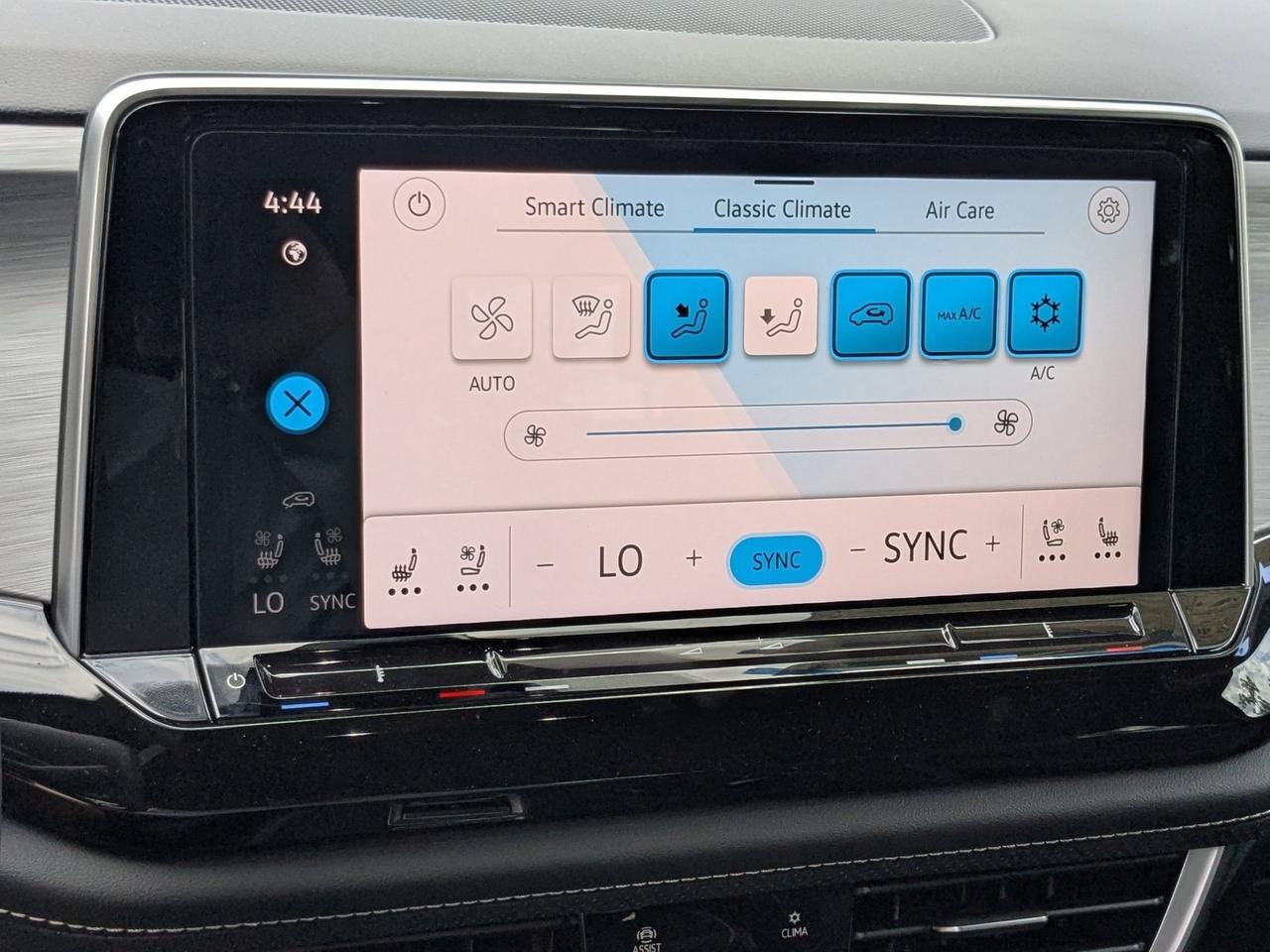 2025 Volkswagen Atlas Cross Sport 2.0T SE San Antonio TX