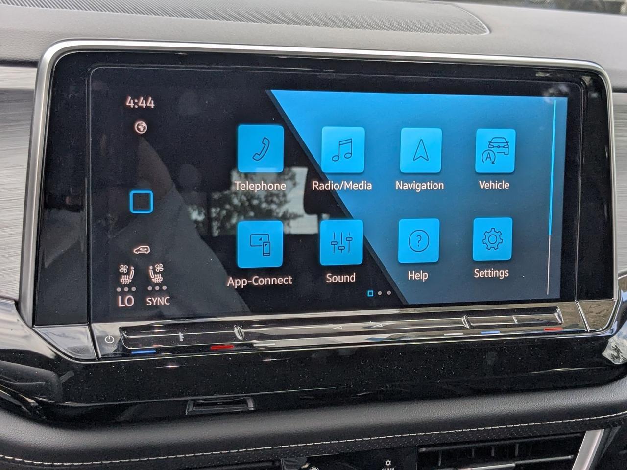 2025 Volkswagen Atlas Cross Sport 2.0T SE San Antonio TX
