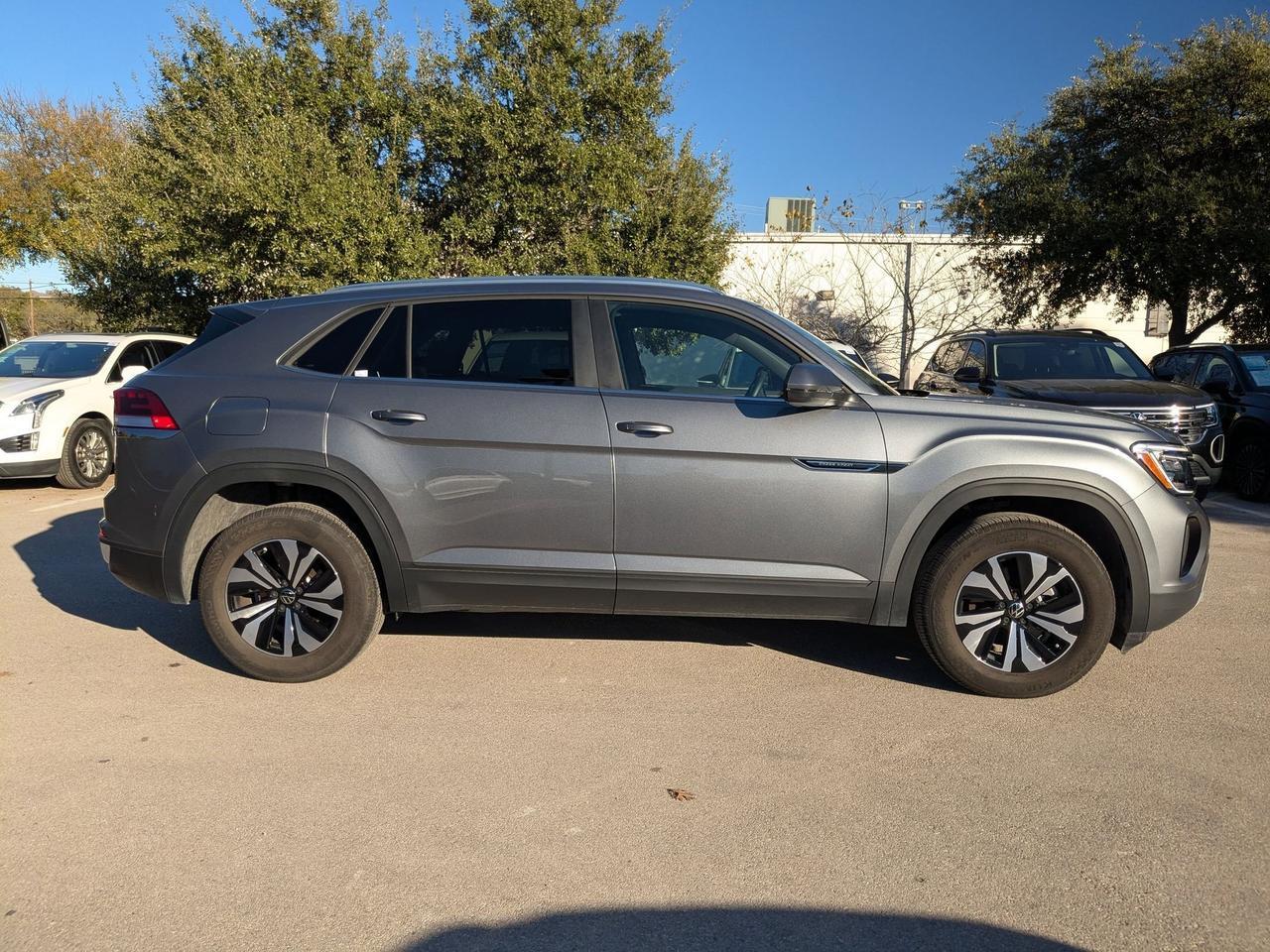 2025 Volkswagen Atlas Cross Sport 2.0T SE