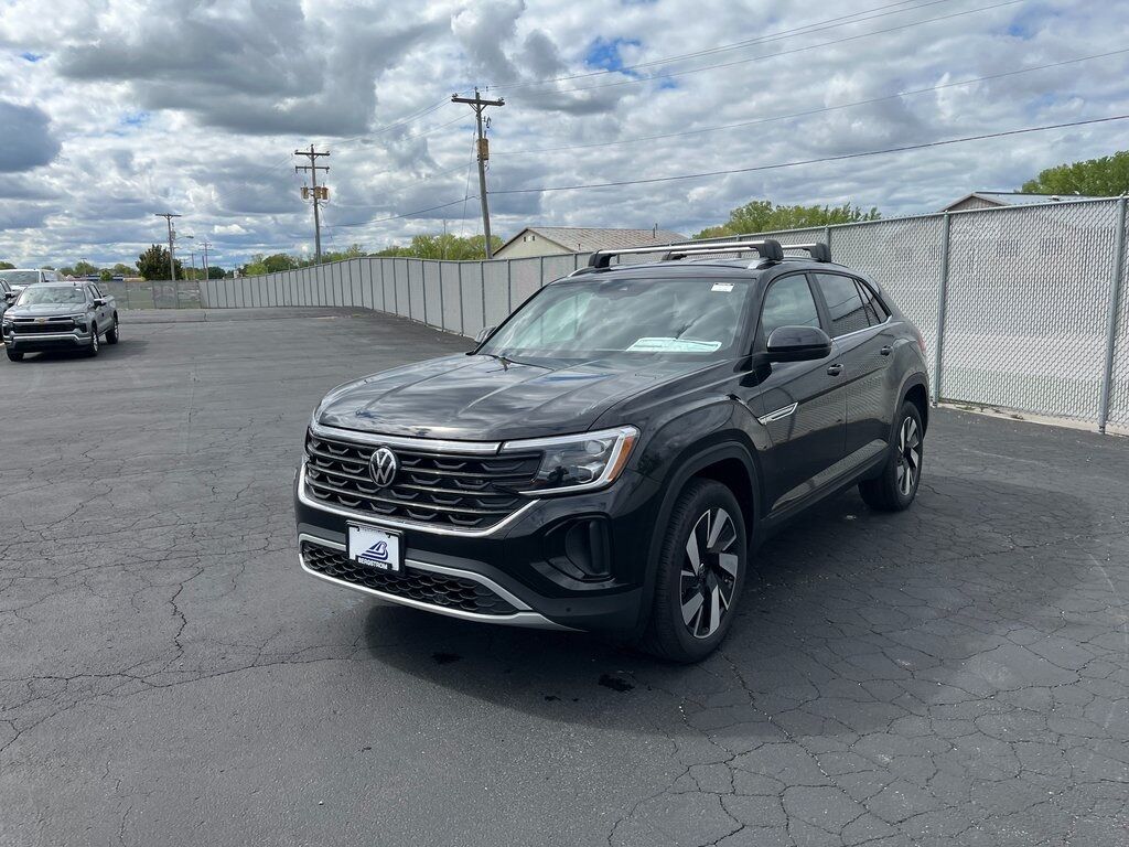 2025 Volkswagen Atlas Cross Sport 2.0T SE w/Technology Green Bay WI