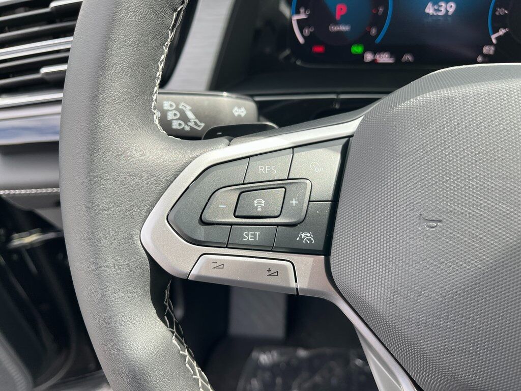 2025 Volkswagen Atlas Cross Sport 2.0T SE w/Technology Green Bay WI