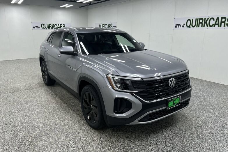 2025 Volkswagen Atlas Cross Sport 2.0T SE w/Technology Oshkosh WI