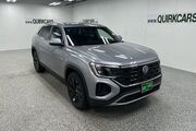 2025 Volkswagen Atlas Cross Sport 2.0T SE w/Technology Oshkosh WI