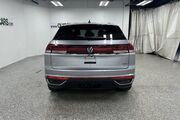 2025 Volkswagen Atlas Cross Sport 2.0T SE w/Technology Oshkosh WI