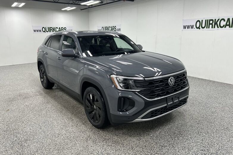 2025 Volkswagen Atlas Cross Sport 2.0T SE w/Technology Oshkosh WI